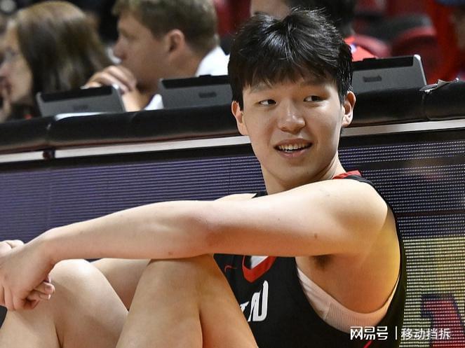 前两场17中10，今天9中0！这就是杨瀚森的篮下威慑力